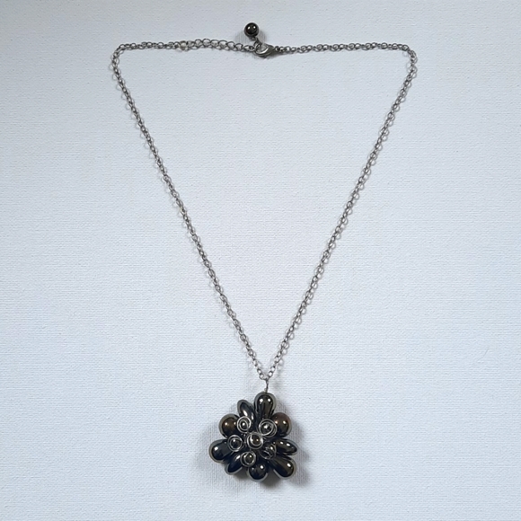 Flower Glass Pendant with Oil Effect - Picture 1 of 6